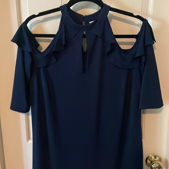 Stunning “cold shoulder” dress. EUC. Worn twice to events. True navy - Picture 2 of 3
